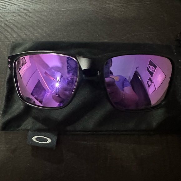 Oakley Holbrook Polarized Purple Lens - Picture 1 of 6